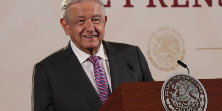 AMLO, a favor de realizar consulta ciudadana sobre reforma a Poder Judicial