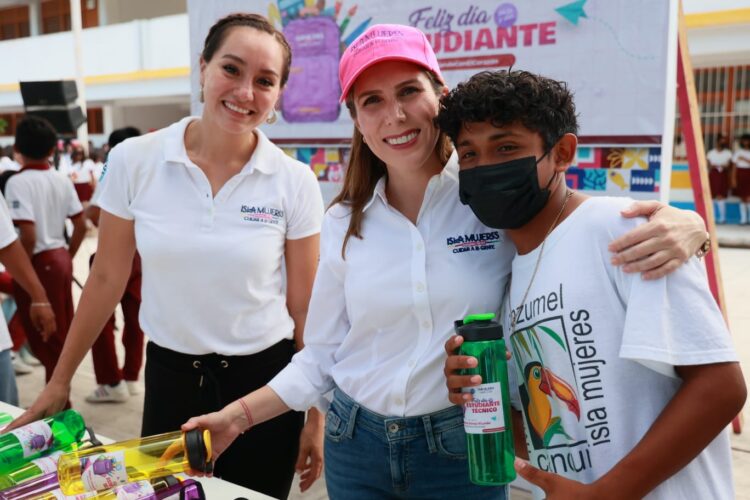 Fomenta Atenea Gómez los buenos valores en el Día del Estudiante Técnico