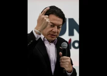 Pide Mario Delgado a “corcholatas” dejar de pensar en proceso de 2024