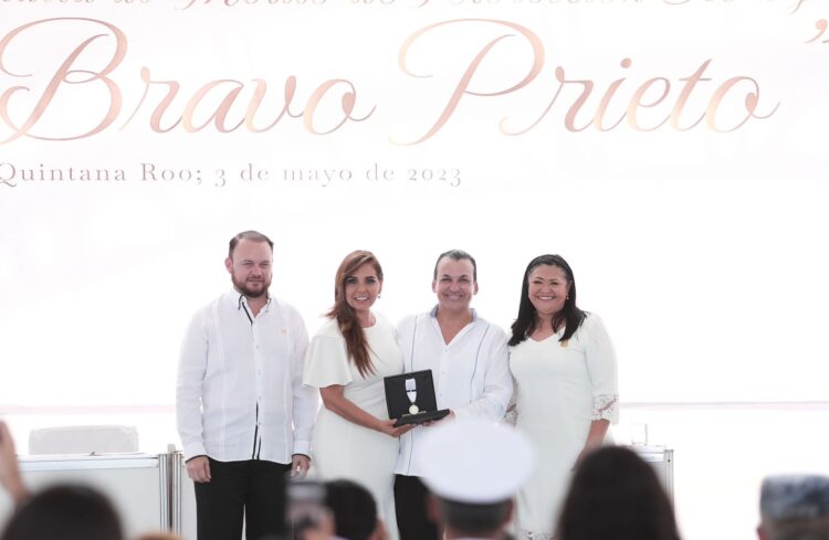Realizan entrega de medalla al mérito de protección ecológica a José Luis Funes Izaguirre