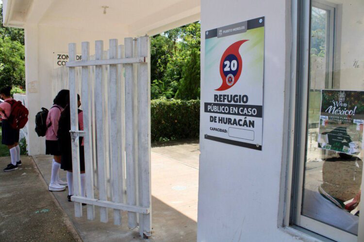 Habilitarían 13 refugios en Puerto Morelos y 8 en Leona Vicario en caso de huracán