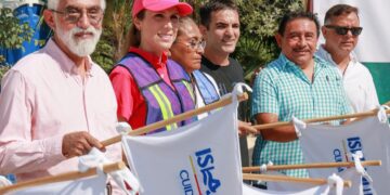 Da Atenea Gómez banderazo de inicio de rehabilitación de vialidad intermunicipal a Punta Sam