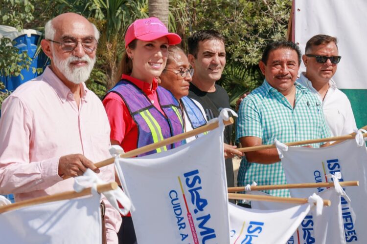 Da Atenea Gómez banderazo de inicio de rehabilitación de vialidad intermunicipal a Punta Sam