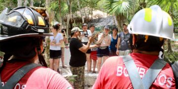 Bomberos de Puerto Morelos mantienen estrecha colaboración con unidad de manejo ambiental