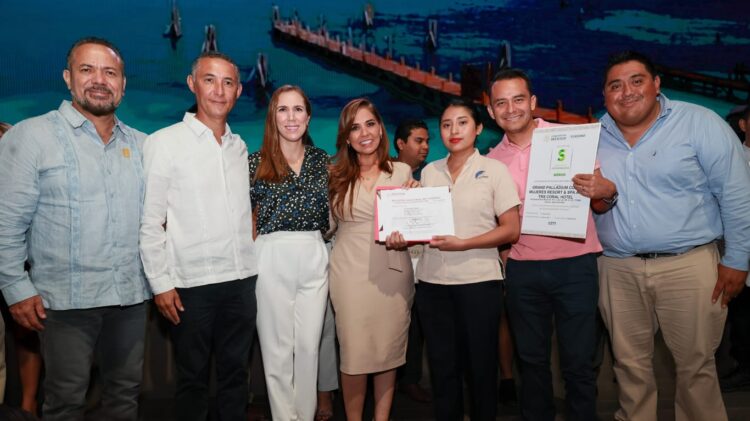 Entrega Mara Lezama distintivos de calidad turística a hoteles, destacando a Isla Mujeres