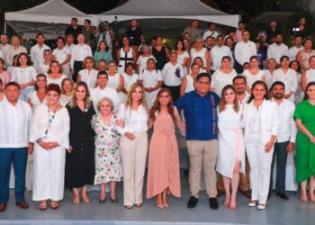 Cuauhtémoc Escobedo Campos toma protesta como presidente honorario del DIF Solidaridad