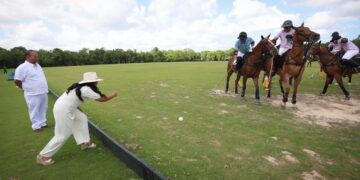 Lanza Blanca Merari pelota inaugural de la XIV Copa del Rey de Polo