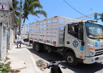 Continúan con buena respuesta al programa de descacharrización en Isla Mujeres