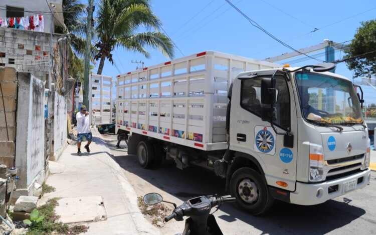 Continúan con buena respuesta al programa de descacharrización en Isla Mujeres