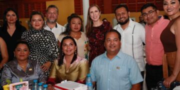 Reconoce Atenea Gómez esfuerzo y dedicación del magisterio de Isla Mujeres