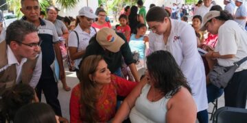 Lleva Mara Lezama programa "Salud para Tod@s" a Villas Otoch Paraíso