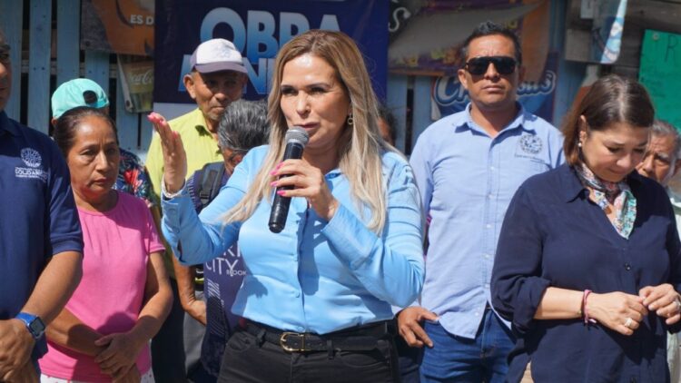 Lili Campos beneficia a comunidades de Solidaridad con “Piso firme y techo seguro”