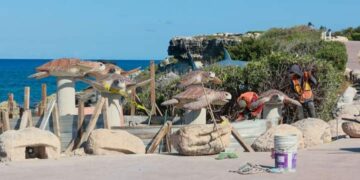 Embellece Atenea Gómez el "Malecón Caribe" para mantener excelencia turística de Isla Mujeres