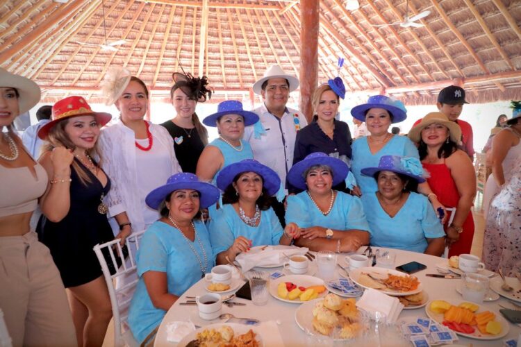 Realizan Desayuno Mixto del Sombrero con causa a favor de la educación en Playa del Carmen