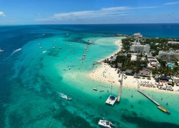 Impulsa Atenea Gómez promoción turística de la isla en beneficio de las familias