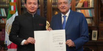 AMLO recibe cartas credenciales de siete nuevos embajadores