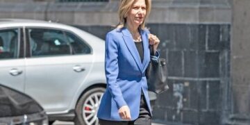 Recibe AMLO a Elizabeth Sherwood-Randall para revisar política migratoria