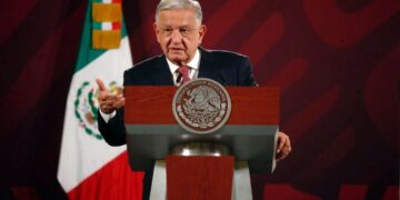EE.UU. debe atender causas del consumo de drogas, señala AMLO a Sherwood-Randall
