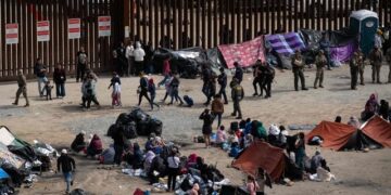 PVEM propone reducir plazos para resolución de permisos a migrantes