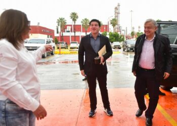 El plan es seguir invirtiendo en modernizar refinerías, afirma AMLO