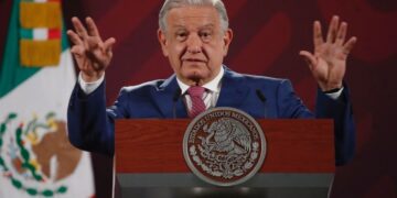 Actuaremos con cuidado en manejo de los 5 mil mdp devueltos a México, asegura AMLO