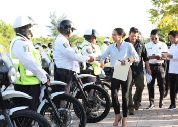 Ana Paty Peralta supervisa presencia de elementos de seguridad pública en Cancún