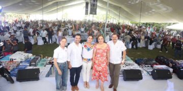 Ana Paty Peralta celebra a padres trabajadores del Sindicato del Ayuntamiento