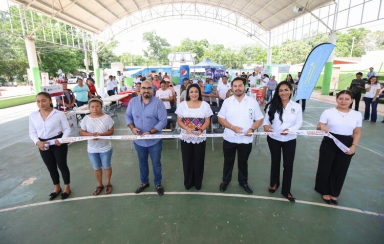 Blanca Merari inaugura feria “Empléate Quintana Roo” en Leona Vicario