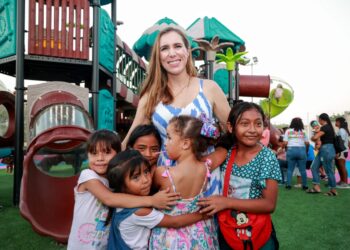 Inaugura Atenea Gómez el parque infantil “Paseo de las Aves” en Isla Mujeres