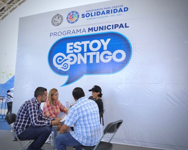 Escuchó y resolvió Lili Campos peticiones ciudadanas en Mundo Hábitat