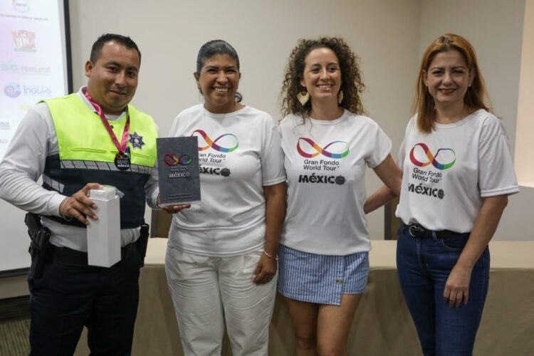 Entregan reconocimiento a Lili Campos por impulso al deporte