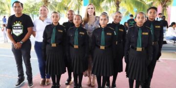 Apoya Atenea Gómez Escolta de Bandera que participará en concurso nacional en Durango
