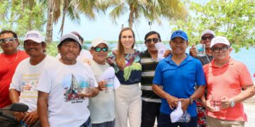 Atenea Gómez felicita y reconoce a los padres isleños