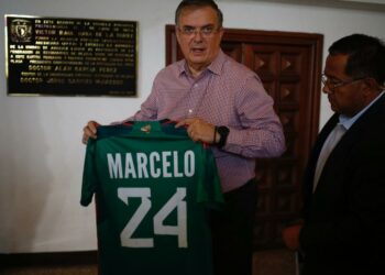 Marcelo Ebrard propone aportaciones con tope máximo en apoyo a ‘corcholatas’