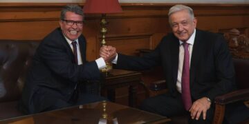 Voy a estar en Morena hasta la muerte, asegura Ricardo Monreal en reunión con AMLO