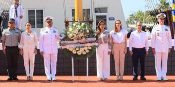 Mara Lezama y Atenea Gómez celebran Día de la Marina en la Novena Región Naval de Isla Mujeres
