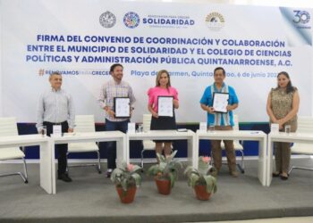 Firma Lili Campos convenio para mejorar el servicio público