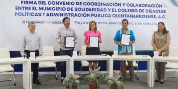 Firma Lili Campos convenio para mejorar el servicio público