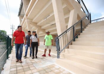 Blanca Merari supervisa Unidad Deportiva de la colonia “Pescadores”