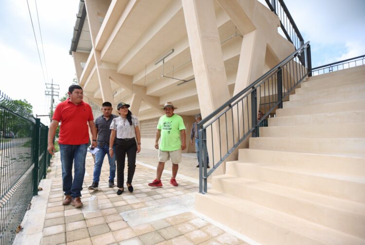 Blanca Merari supervisa Unidad Deportiva de la colonia “Pescadores”