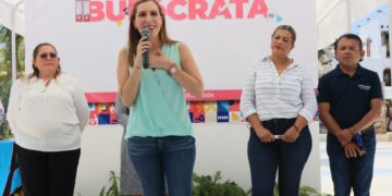 Agradece Atenea Gómez esfuerzo de sus colaboradores en el "Día del Burócrata"