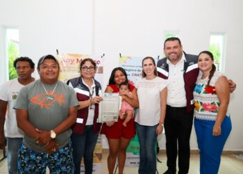 Llevan el programa integral "¡Tu identidad es tu derecho!" a Isla Mujeres