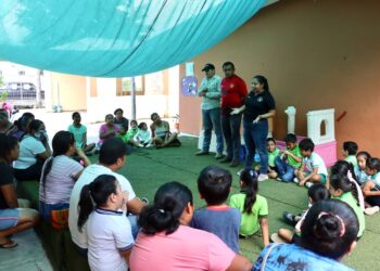 El Ayuntamiento lleva programa de Huertos Escolares de Traspatio a Leona Vicario