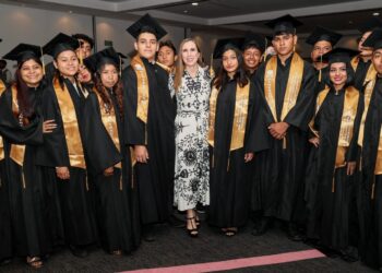 Atenea Gómez, madrina de egresados del Colegio de Bachilleres, plantel Ciudad Mujeres