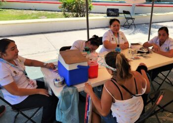 Organizan jornada de salud en parque de colonia Zetina Gasca de Puerto Morelos