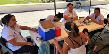 Organizan jornada de salud en parque de colonia Zetina Gasca de Puerto Morelos