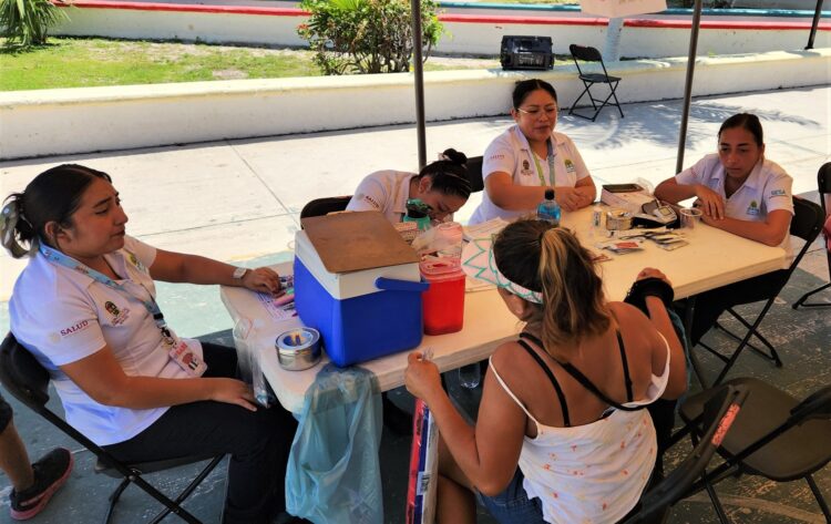 Organizan jornada de salud en parque de colonia Zetina Gasca de Puerto Morelos
