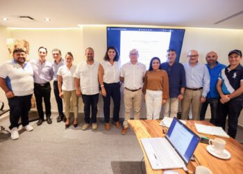 Blanca Merari sostiene fructífera reunión de trabajo con el sector hotelero