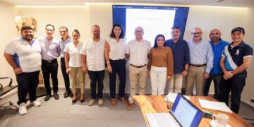 Blanca Merari sostiene fructífera reunión de trabajo con el sector hotelero