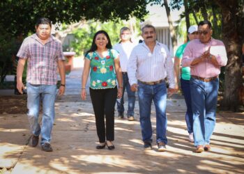 Blanca Merari encabeza jornada de reforestación en la secundaria “Francisco Zarco”